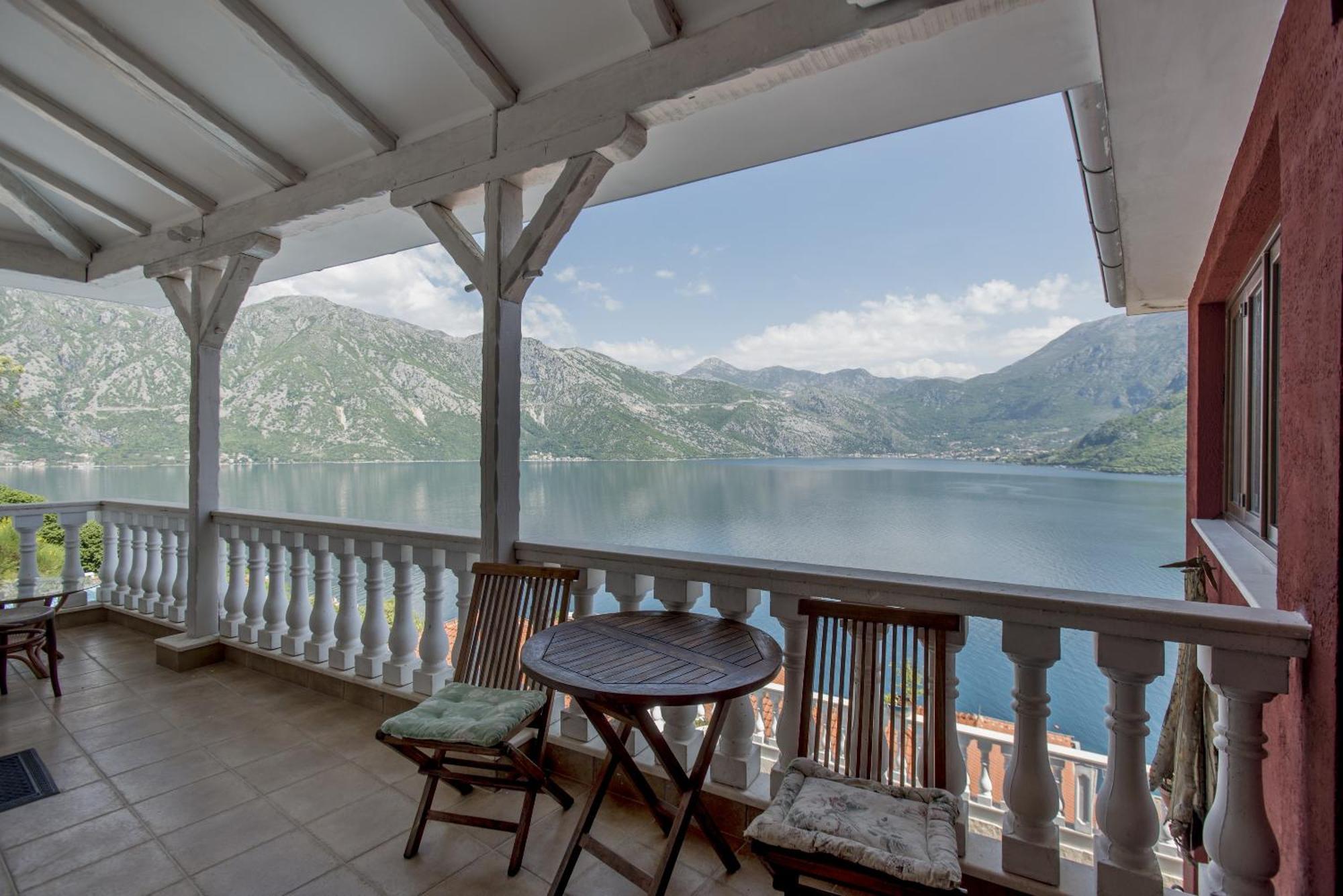 Boka Gardens Seaside Resort Kotor Exterior foto