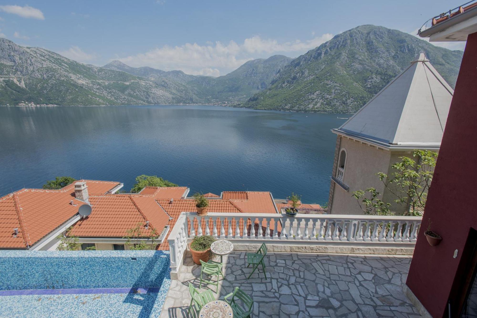 Boka Gardens Seaside Resort Kotor Exterior foto