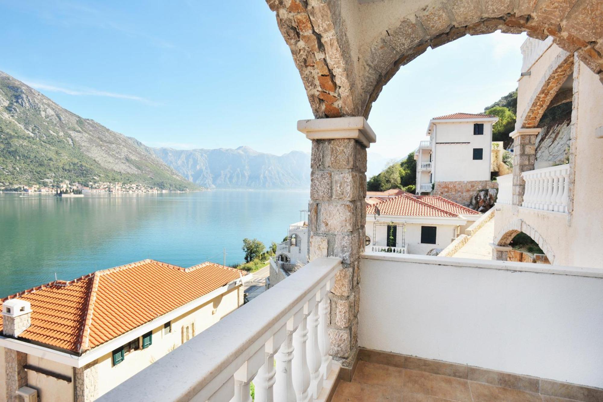 Boka Gardens Seaside Resort Kotor Exterior foto